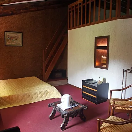 Logis Restaurant Du Peras Hotel 2*