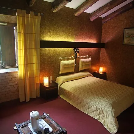 Hotel Logis Restaurant Du Peras Saint-Jean-du-Gard