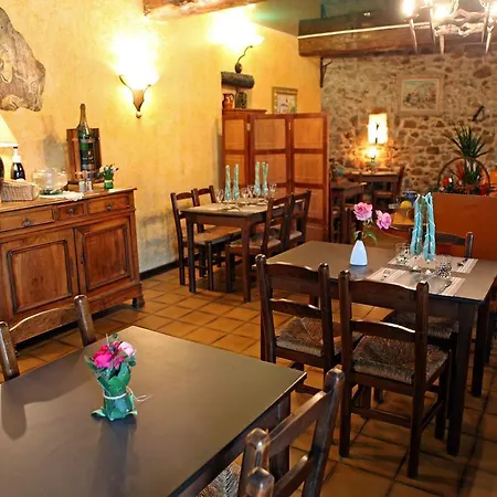 Logis Restaurant Du Peras Hotel 2*