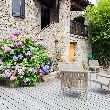 Hotel Logis Restaurant Du Peras Saint-Jean-du-Gard
