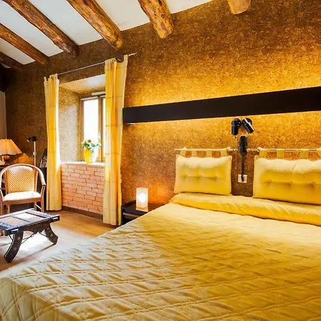 Logis Restaurant Du Peras Hotel