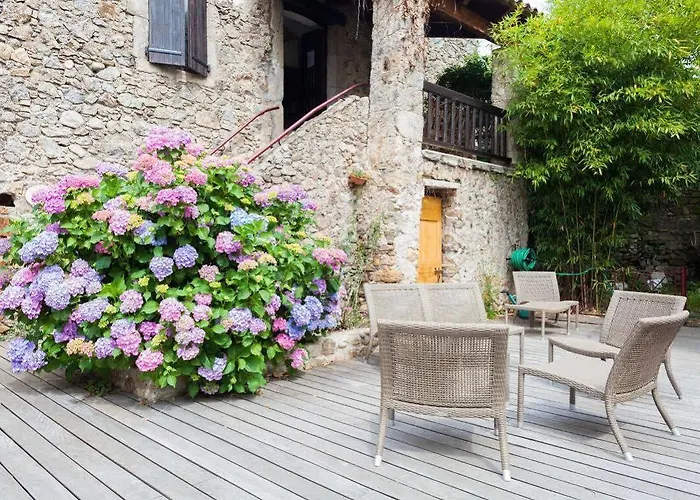 Hotell Logis Restaurant Du Peras Saint-Jean-du-Gard
